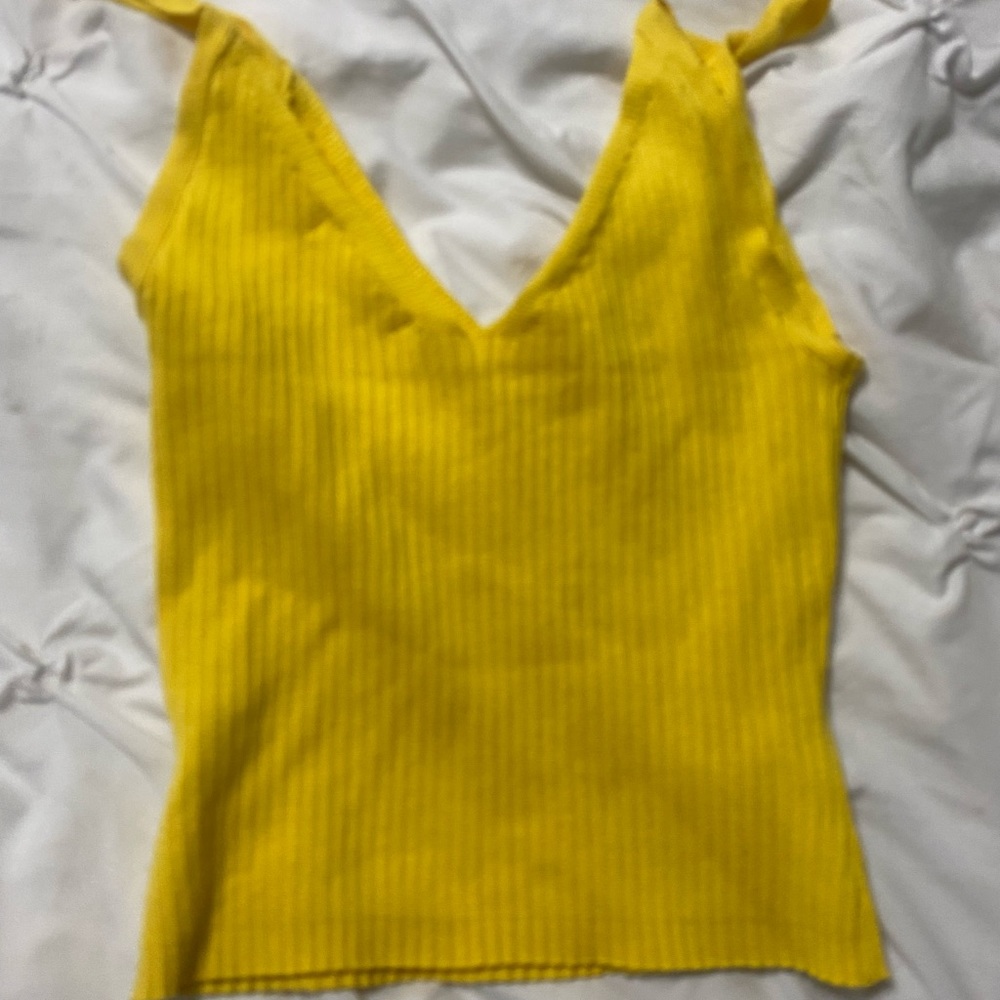 🤍5/40 yellow tank